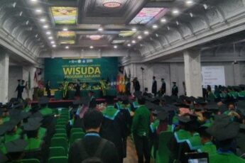 mahasiswa-Universitas-Nahdlatul-Ulama-di-wisuda